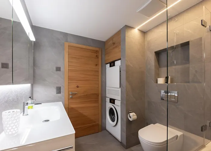 New! Exclusive 3min To Chantarella Bahn Apartamento São Moritz